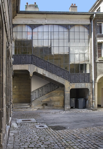 Vue d'ensemble de l'escalier à cage ouverte, de face. © Yves Sancey / Région Bourgogne-Franche-Comté, Inventaire du patrimoine - 2011