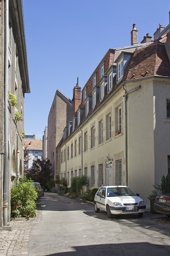 Deuxième logis secondaire : de trois quarts droit. © Yves Sancey / Région Bourgogne-Franche-Comté, Inventaire du patrimoine - 2011