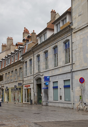 Vue d'ensemble depuis la rue : de trois quarts droit. © Yves Sancey / Région Bourgogne-Franche-Comté, Inventaire du patrimoine - 2011