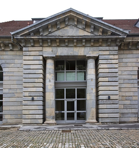 Orangerie : détail de l'avant-corps central. © Yves Sancey / Région Bourgogne-Franche-Comté, Inventaire du patrimoine - 2011