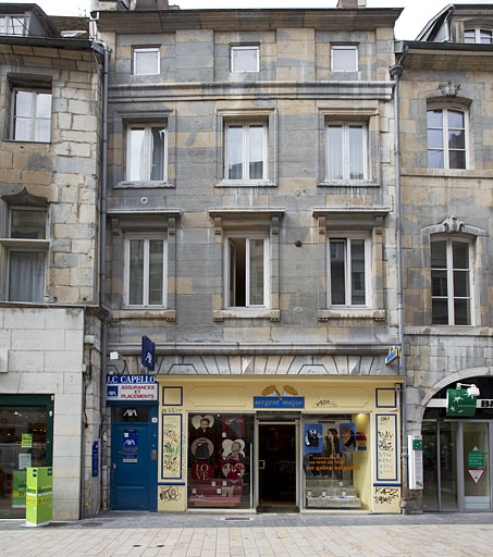 Vue d'ensemble de la façade antérieure : de face. © Yves Sancey / Région Bourgogne-Franche-Comté, Inventaire du patrimoine - 2011