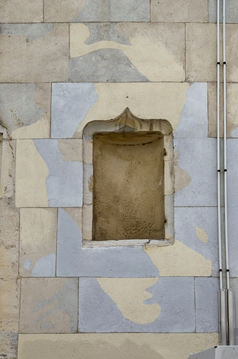 Logis principal, façade antérieure, partie droite : détail d'une niche. © Yves Sancey / Région Bourgogne-Franche-Comté, Inventaire du patrimoine - 2011
