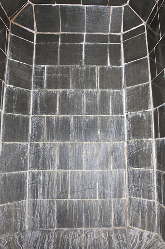 Intérieur d'une cuve. © Marc Loukachine / Région Bourgogne-Franche-Comté, Inventaire du patrimoine - 2011