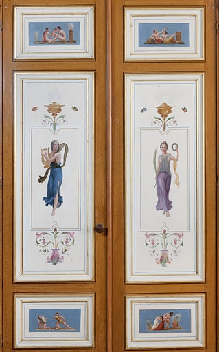 Logis principal, intérieur, salon : détail du décor peint de la porte d'entrée, vue rapprochée. © Jérôme Mongreville / Région Bourgogne-Franche-Comté, Inventaire du patrimoine - 2011