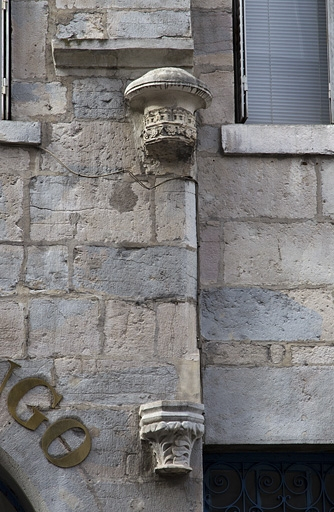Façade antérieure : détail du décor. © Yves Sancey / Région Bourgogne-Franche-Comté, Inventaire du patrimoine - 2011