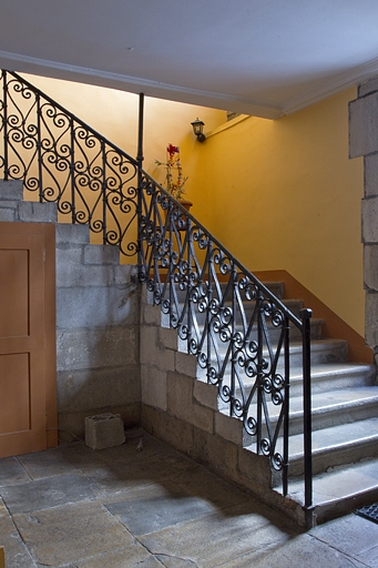 Premier logis secondaire : détail du départ de l'escalier. © Yves Sancey / Région Bourgogne-Franche-Comté, Inventaire du patrimoine - 2011