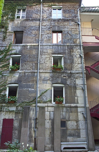 Vue d'ensemble du logis secondaire, de face. © Yves Sancey / Région Bourgogne-Franche-Comté, Inventaire du patrimoine - 2011