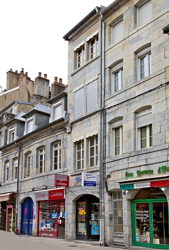 Vue d'ensemble du logis sur rue de trois quart droit. © Yves Sancey / Région Bourgogne-Franche-Comté, Inventaire du patrimoine - 2012