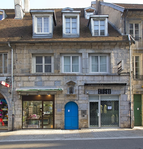Logis principal, façade antérieure : de face. © Yves Sancey / Région Bourgogne-Franche-Comté, Inventaire du patrimoine - 2012