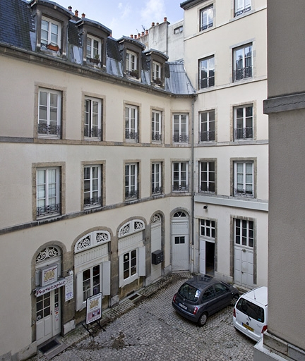 Logis secondaire : de trois quarts gauche. © Yves Sancey / Région Bourgogne-Franche-Comté, Inventaire du patrimoine - 2012