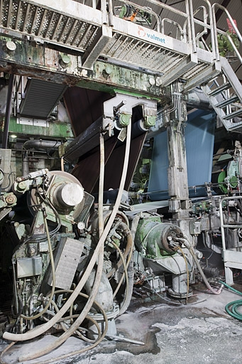 Machine à papier. Vue rapprochée de la tête de machine (pressage et égouttage). © Jérôme Mongreville / Région Bourgogne-Franche-Comté, Inventaire du patrimoine - 2012