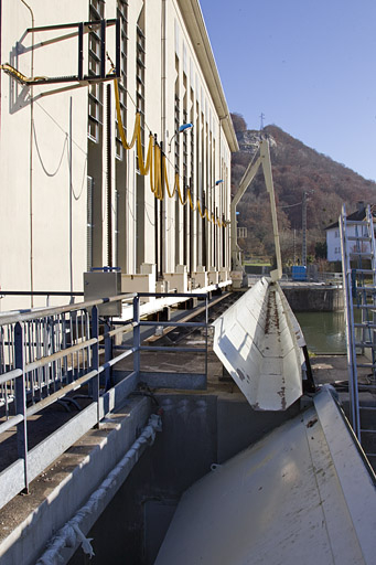Façade sud et bac de réception du dégrilleur. © Yves Sancey / Région Bourgogne-Franche-Comté, Inventaire du patrimoine - 2012