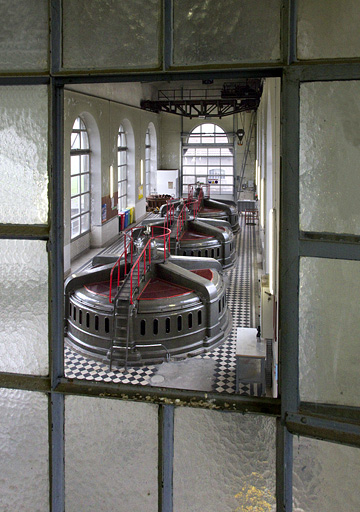 Vue plongeante sur la salle des machines. © Yves Sancey / Région Bourgogne-Franche-Comté, Inventaire du patrimoine - 2012 Vue plongeante sur la salle des machines. © Yves Sancey / Région Bourgogne-Franche-Comté, Inventaire du patrimoine - 2012