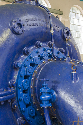 Groupe n° 1 : bâche de la turbine, avec inscription. © Yves Sancey / Région Bourgogne-Franche-Comté, Inventaire du patrimoine - 2012