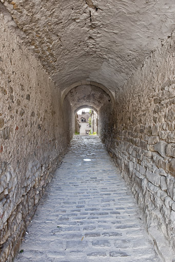 Maison, 7 Grande Rue : la rue de la Liberté, exemple de "treige" reliant la rue des Ruaux à la Grande Rue. © Mary Ruffinoni / Région Bourgogne-Franche-Comté, Inventaire du patrimoine - 2012