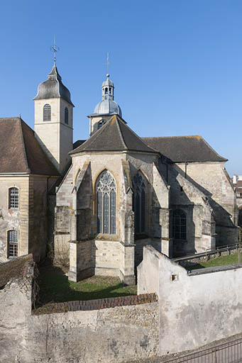 Chevet de l'église depuis la rue de l'Official. © Jérôme Mongreville / Région Bourgogne-Franche-Comté, Inventaire du patrimoine - 2012 Chevet de l'église depuis la rue de l'Official. © Jérôme Mongreville / Région Bourgogne-Franche-Comté, Inventaire du patrimoine - 2012