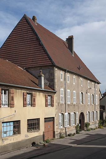 Vue générale de trois quart gauche depuis la rue Arago. © Jérôme Mongreville / Région Bourgogne-Franche-Comté, Inventaire du patrimoine - 2012