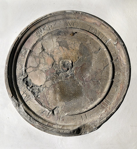 médaillon © Yves Sancey / Région Bourgogne-Franche-Comté, Inventaire du patrimoine - 2013 médaillon © Yves Sancey / Région Bourgogne-Franche-Comté, Inventaire du patrimoine - 2013