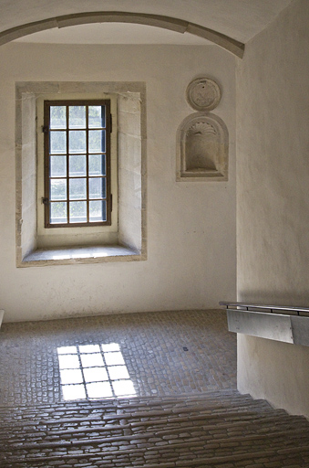 médaillon © Yves Sancey / Région Bourgogne-Franche-Comté, Inventaire du patrimoine - 2013 médaillon © Yves Sancey / Région Bourgogne-Franche-Comté, Inventaire du patrimoine - 2013