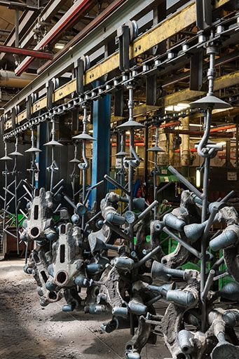 Pièces au dessablage (grenailleuse). © Jérôme Mongreville / Région Bourgogne-Franche-Comté, Inventaire du patrimoine - 2013