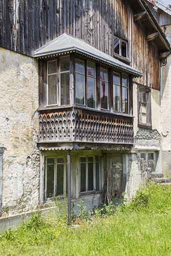 Logement d'ouvriers : porche. © Yves Sancey / Région Bourgogne-Franche-Comté, Inventaire du patrimoine - 2013