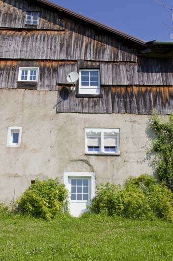 Façade latérale droite : baies. © Yves Sancey / Région Bourgogne-Franche-Comté, Inventaire du patrimoine - 2013