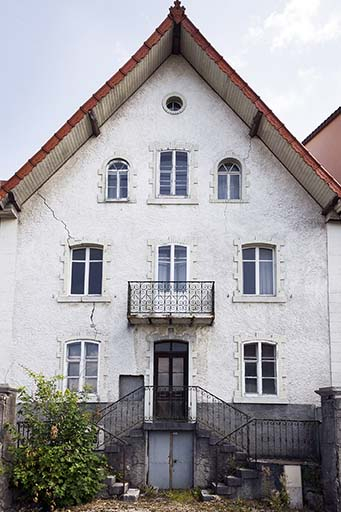Bâtiment des années 1914-1918 : façade antérieure. © Yves Sancey / Région Bourgogne-Franche-Comté, Inventaire du patrimoine - 2013 Bâtiment des années 1914-1918 : façade antérieure. © Yves Sancey / Région Bourgogne-Franche-Comté, Inventaire du patrimoine - 2013
