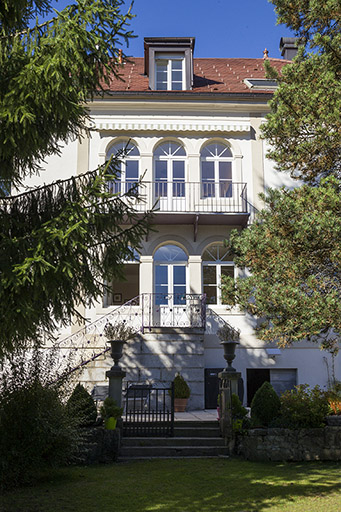 Façade postérieure : travée centrale. © Yves Sancey / Région Bourgogne-Franche-Comté, Inventaire du patrimoine - 2013