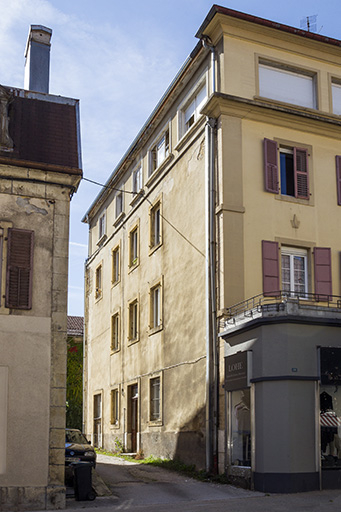 Façade latérale gauche, vue en enfilade. © Yves Sancey / Région Bourgogne-Franche-Comté, Inventaire du patrimoine - 2013