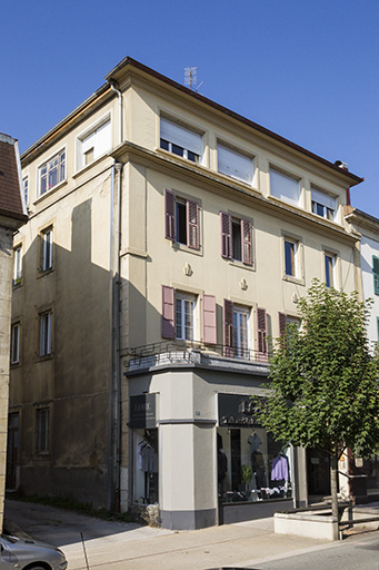 Façade antérieure, de trois quarts gauche. © Yves Sancey / Région Bourgogne-Franche-Comté, Inventaire du patrimoine - 2013