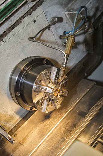 Usinage : support de la rondelle dans le 1er tour. © Yves Sancey / Région Bourgogne-Franche-Comté, Inventaire du patrimoine - 2013