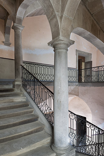 Intérieur : le grand escalier. © Jérôme Mongreville / Région Bourgogne-Franche-Comté, Inventaire du patrimoine - 2013