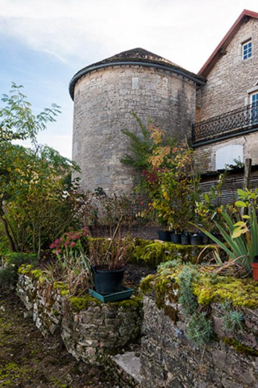 Dernière tour de l'enceinte urbaine, vue nord-ouest © Jérôme Mongreville / Région Bourgogne-Franche-Comté, Inventaire du patrimoine - 2013