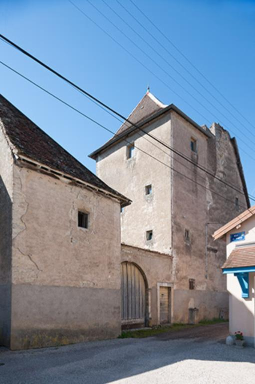 Vue sud-est © Jérôme Mongreville / Région Bourgogne-Franche-Comté, Inventaire du patrimoine - 2013 Vue sud-est © Jérôme Mongreville / Région Bourgogne-Franche-Comté, Inventaire du patrimoine - 2013