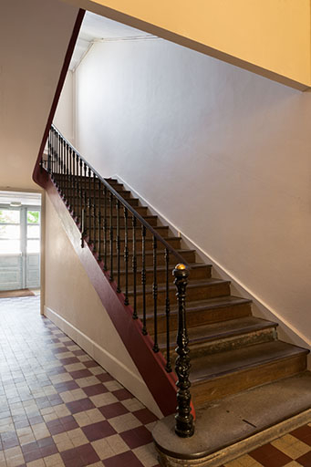 Escalier de l'administration-internat. © Jérôme Mongreville / Région Bourgogne-Franche-Comté, Inventaire du patrimoine - 2013