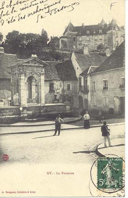 La fontaine sur une carte postale ancienne © Christiane Roussel / Archives départementales de la Haute-Saône - 2013