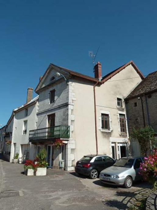 Vue nord-ouest © Sabrina Dalibard / Région Bourgogne-Franche-Comté, Inventaire du patrimoine - 2013 Vue nord-ouest © Sabrina Dalibard / Région Bourgogne-Franche-Comté, Inventaire du patrimoine - 2013