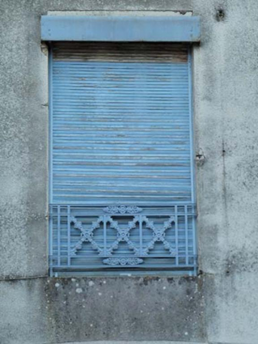 Détail de l'une des baies donnant sur le rue du Grand Mont © Sabrina Dalibard / Région Bourgogne-Franche-Comté, Inventaire du patrimoine - 2013