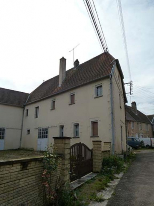 Vestiges des bâtiments du couvent des Capucins © Sabrina Dalibard / Région Bourgogne-Franche-Comté, Inventaire du patrimoine - 2013 Vestiges des bâtiments du couvent des Capucins © Sabrina Dalibard / Région Bourgogne-Franche-Comté, Inventaire du patrimoine - 2013