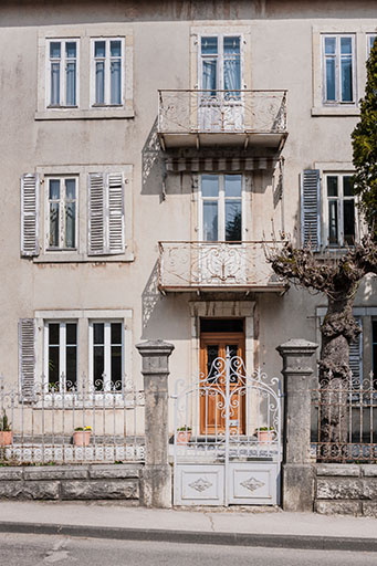 Logement patronal : travée centrale de la façade antérieure. © Jérôme Mongreville / Région Bourgogne-Franche-Comté, Inventaire du patrimoine - 2014