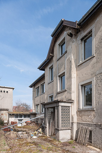 Usine : façade postérieure, de trois quarts droite. © Jérôme Mongreville / Région Bourgogne-Franche-Comté, Inventaire du patrimoine - 2014 Usine : façade postérieure, de trois quarts droite. © Jérôme Mongreville / Région Bourgogne-Franche-Comté, Inventaire du patrimoine - 2014