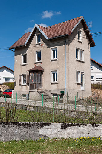 Vue d'ensemble, de trois quarts droite. © Jérôme Mongreville / Région Bourgogne-Franche-Comté, Inventaire du patrimoine - 2014
