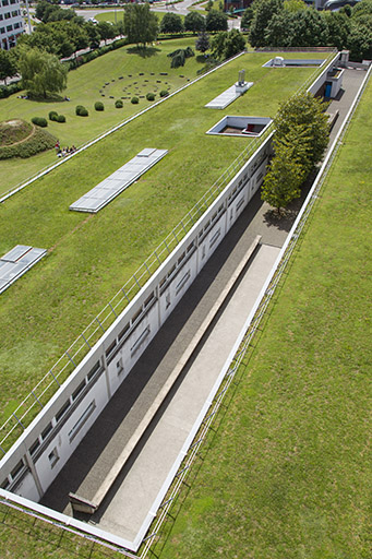 Depuis la tour, vue d'ensemble sur la partie sud-ouest. © Sonia Dourlot / Région Bourgogne-Franche-Comté, Inventaire du patrimoine - 2014