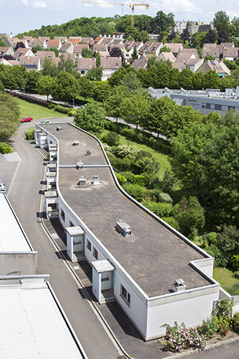 Depuis la tour, vue sur les logements. © Sonia Dourlot / Région Bourgogne-Franche-Comté, Inventaire du patrimoine - 2014
