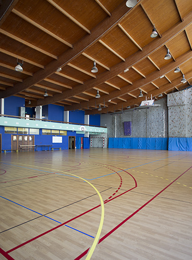 Dans le gymnase.  © Sonia Dourlot / Région Bourgogne-Franche-Comté, Inventaire du patrimoine - 2014
