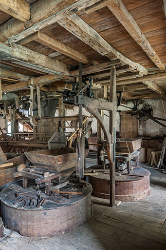 Archures (coffres) des meules et leur potence. © Jérôme Mongreville / Région Bourgogne-Franche-Comté, Inventaire du patrimoine - 2014