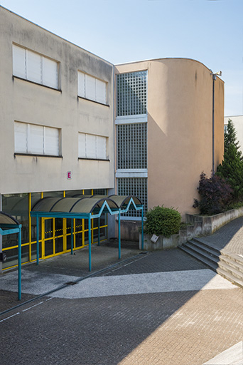 Détail de l'entrée du bâtiment d'administration et d'atelier.  © Mary Ruffinoni / Région Bourgogne-Franche-Comté, Inventaire du patrimoine - 2014