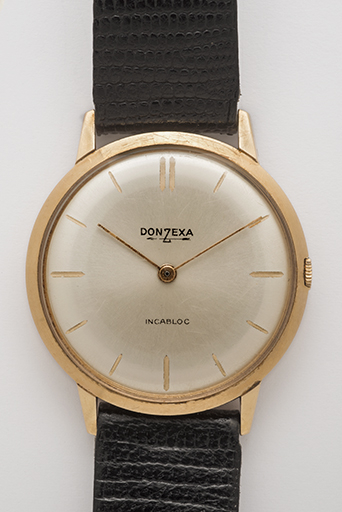 Montre-bracelet mécanique de série des années 1960 : atelier d'horlogerie Donzé (12 Rue Neuve). © Sonia Dourlot / Région Bourgogne-Franche-Comté, Inventaire du patrimoine - 2014 Montre-bracelet mécanique de série des années 1960 : atelier d'horlogerie Donzé (12 Rue Neuve). © Sonia Dourlot / Région Bourgogne-Franche-Comté, Inventaire du patrimoine - 2014