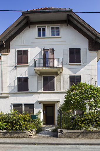 Façade antérieure. © Sonia Dourlot / Région Bourgogne-Franche-Comté, Inventaire du patrimoine - 2014 Façade antérieure. © Sonia Dourlot / Région Bourgogne-Franche-Comté, Inventaire du patrimoine - 2014