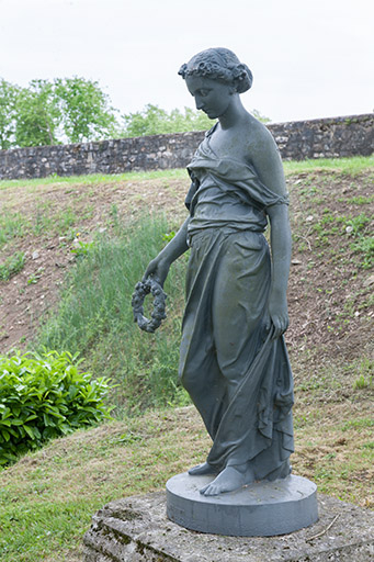 Le Printemps , vue de profil. © Jérôme Mongreville / Région Bourgogne-Franche-Comté, Inventaire du patrimoine - 2014 Le Printemps , vue de profil. © Jérôme Mongreville / Région Bourgogne-Franche-Comté, Inventaire du patrimoine - 2014